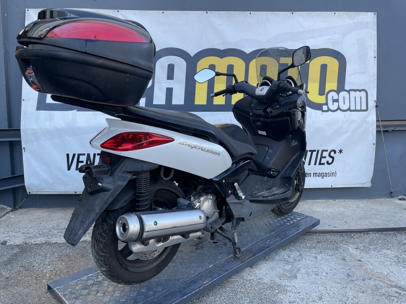 moto accidentée MBK SKYCRUISER 125