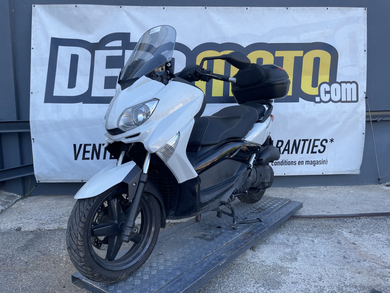 moto accidentée MBK SKYCRUISER 125