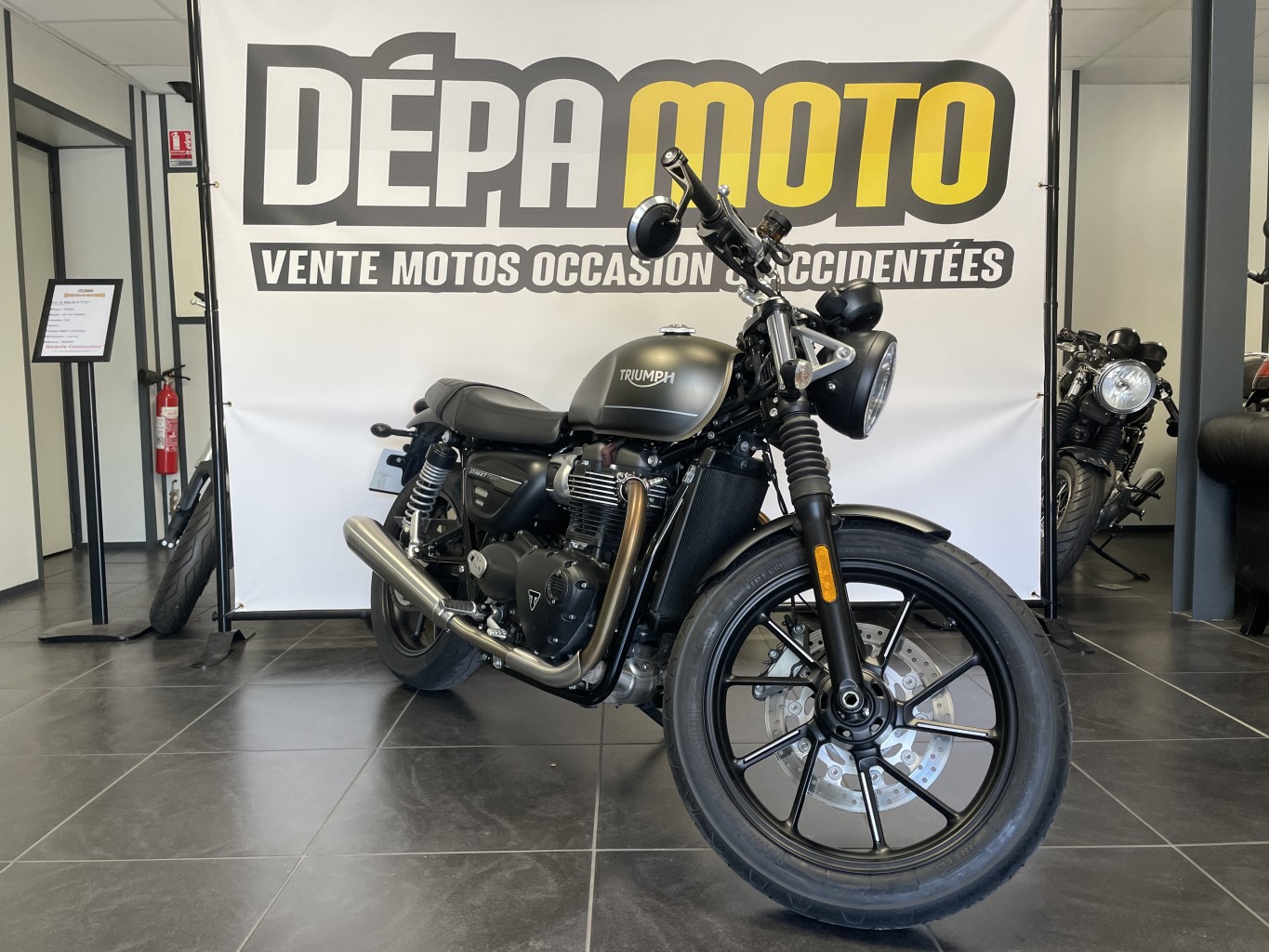 moto d’occasion TRIUMPH  STREET TWIN