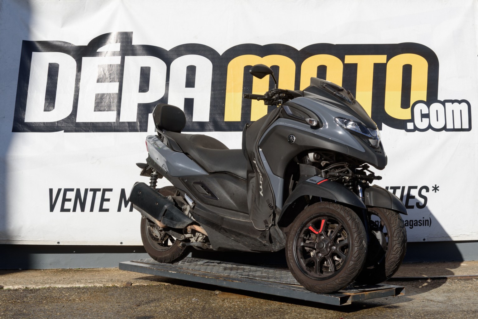 moto accidentée YAMAHA  TRICITY 300