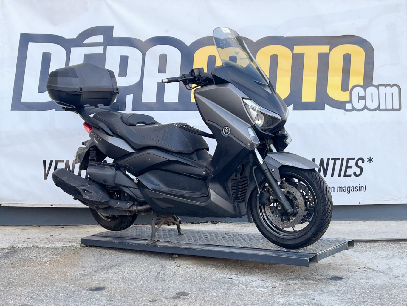 moto accidentée YAMAHA  XMAX 400