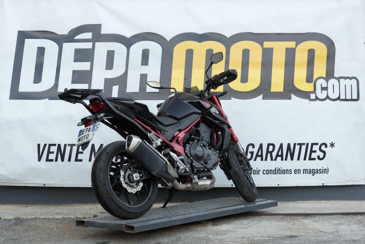 moto accidentée HONDA HORNET 750