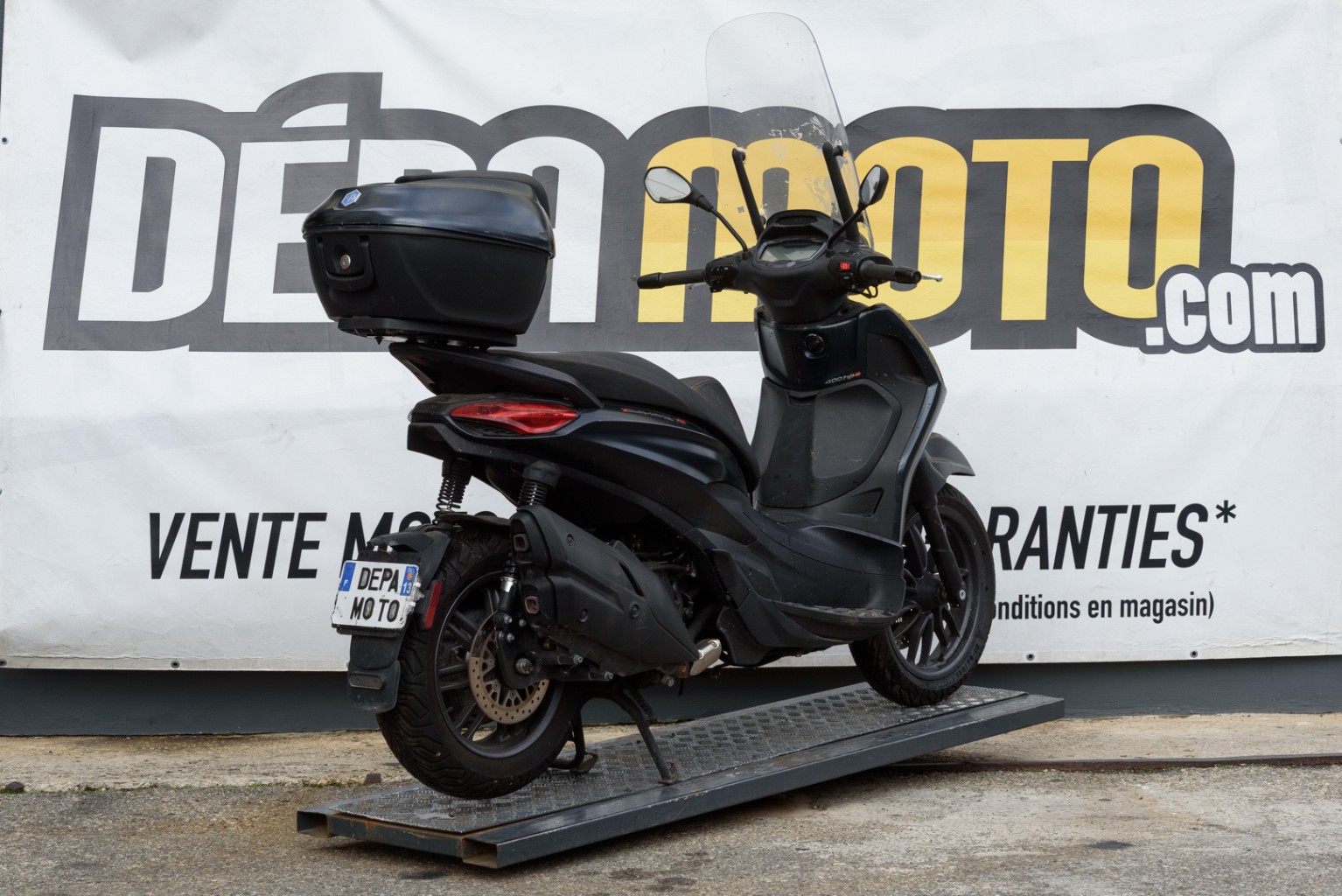 moto accidentée PIAGGIO BEVERLY 400S