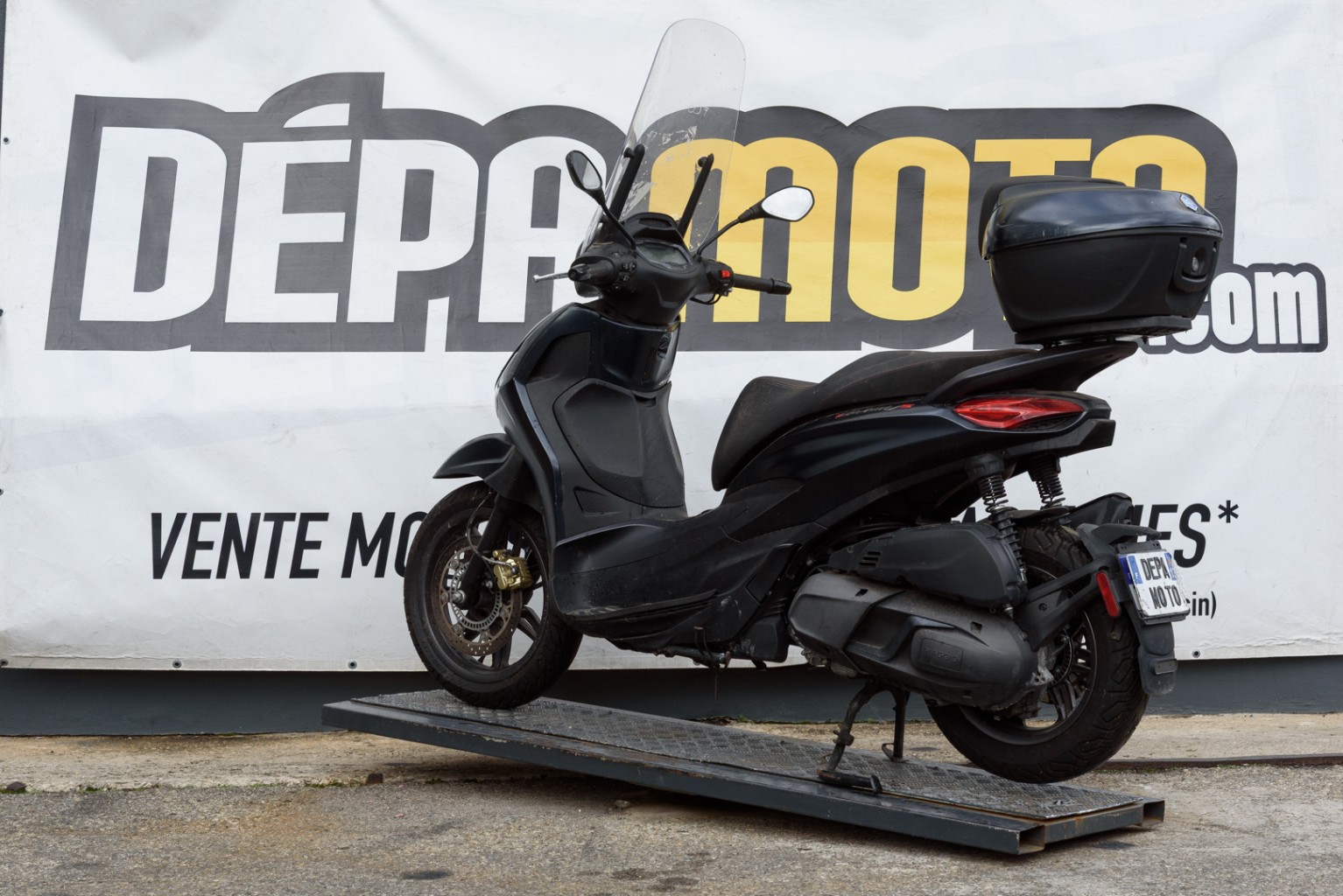 moto accidentée PIAGGIO BEVERLY 400S