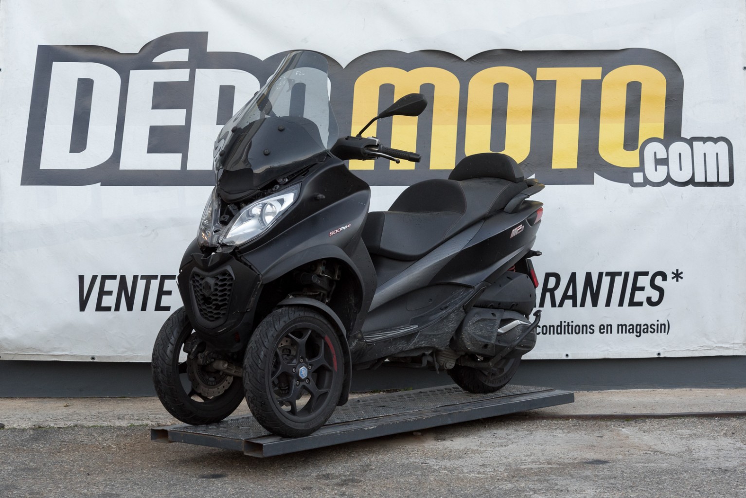 moto accidentée PIAGGIO MP3 500