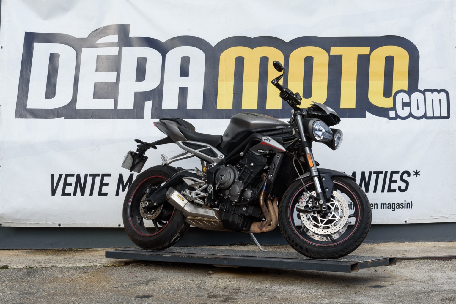 moto accidentée TRIUMPH  STREET TRIPLE 765 RS