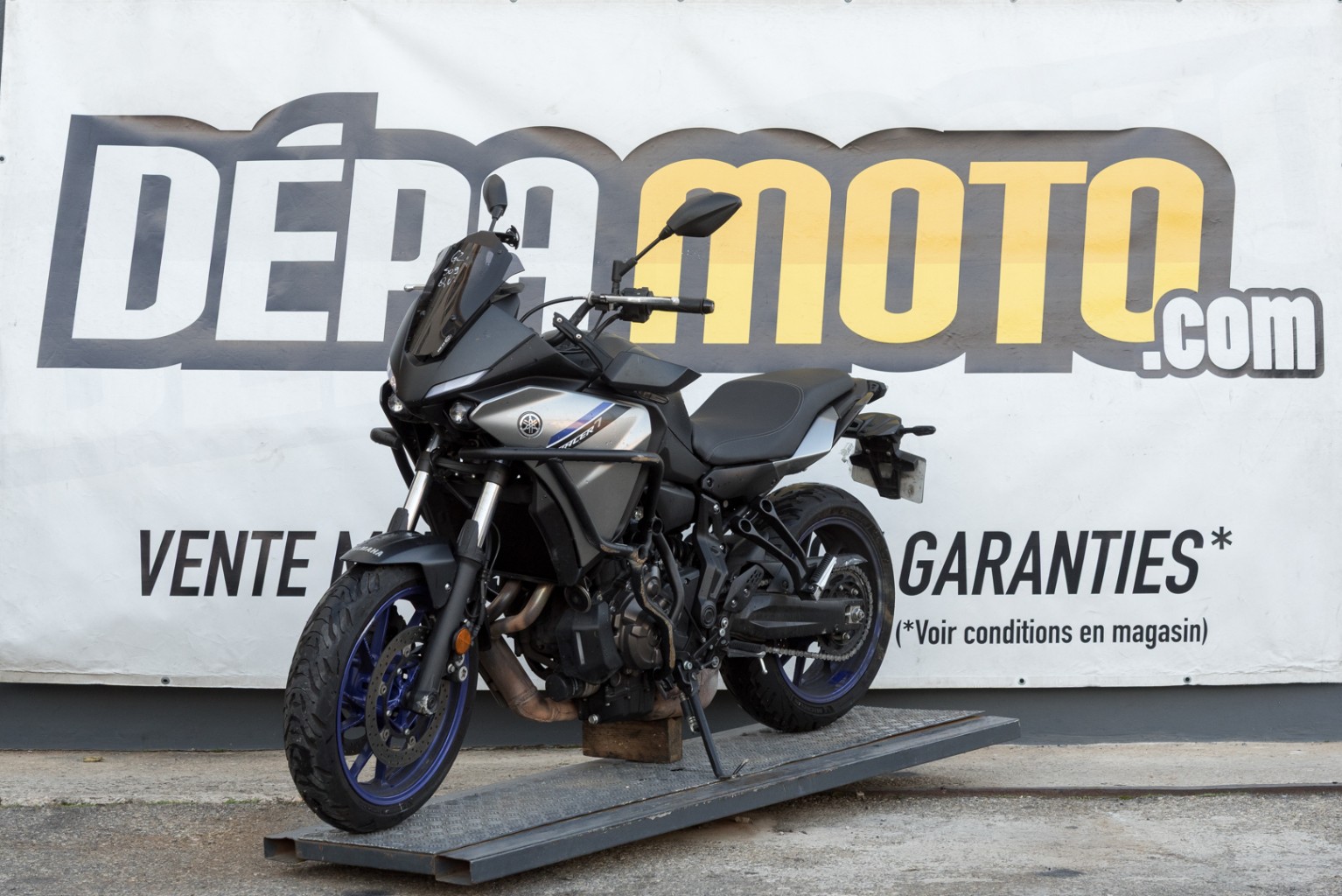 moto accidentée YAMAHA TRACER 700