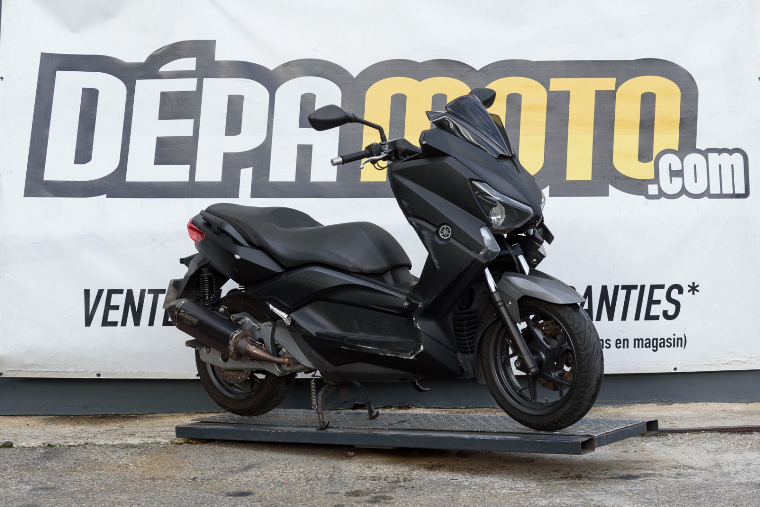 moto accidentée YAMAHA  XMAX 125