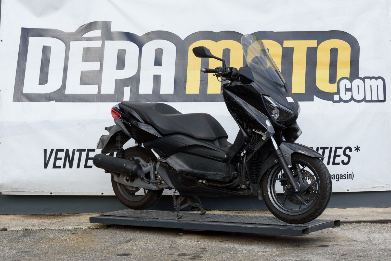 moto accidentée YAMAHA  XMAX 125