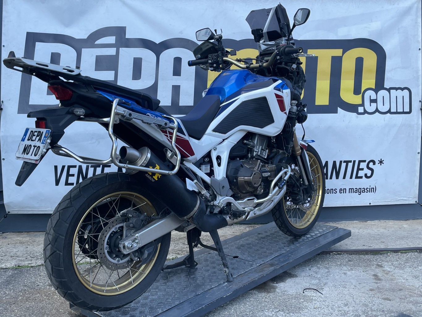 moto accidentée HONDA CRF 1100