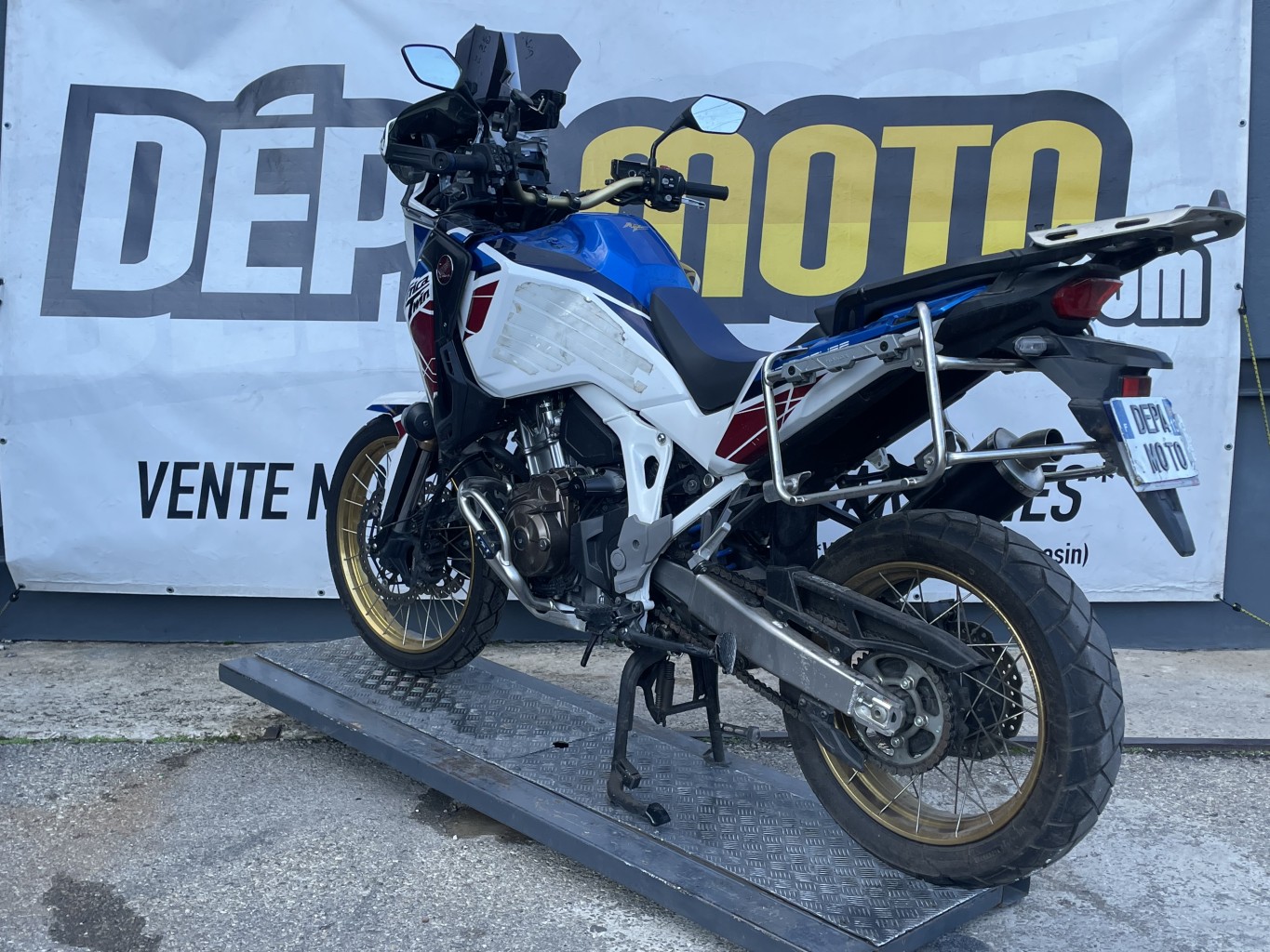 moto accidentée HONDA CRF 1100