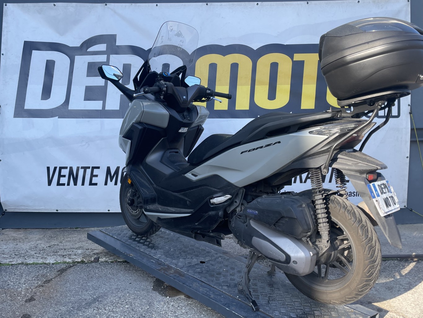 moto accidentée HONDA FORZA 125