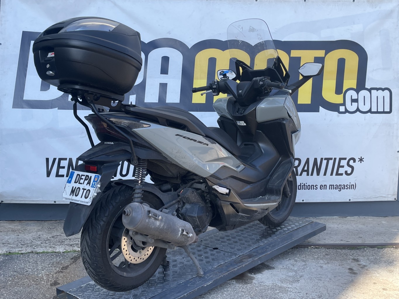 moto accidentée HONDA FORZA 125