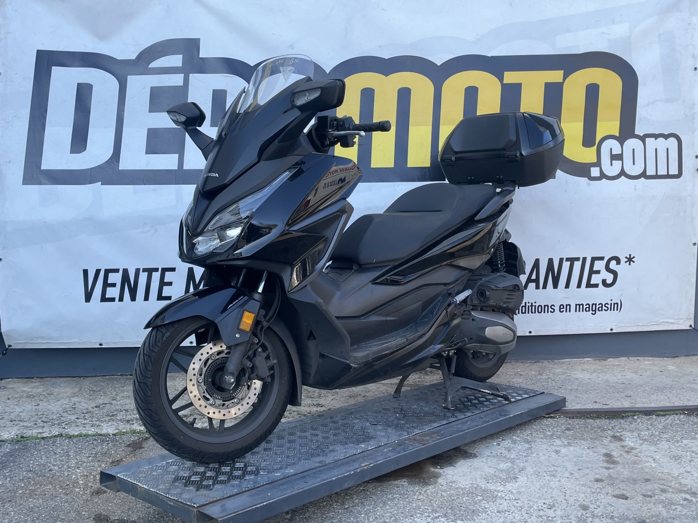 moto accidentée HONDA FORZA 125