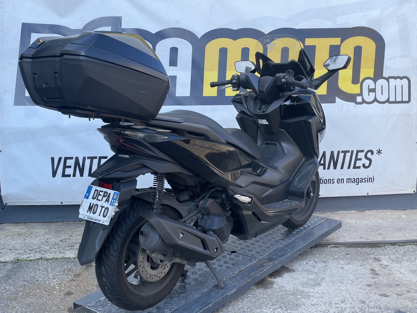 moto accidentée HONDA FORZA 125