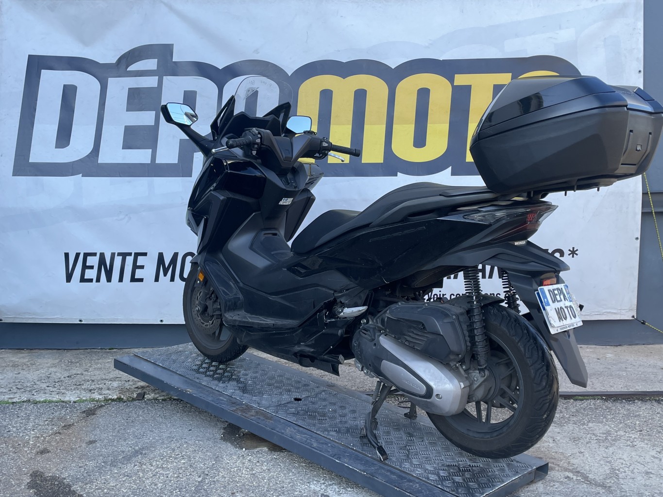 moto accidentée HONDA FORZA 125