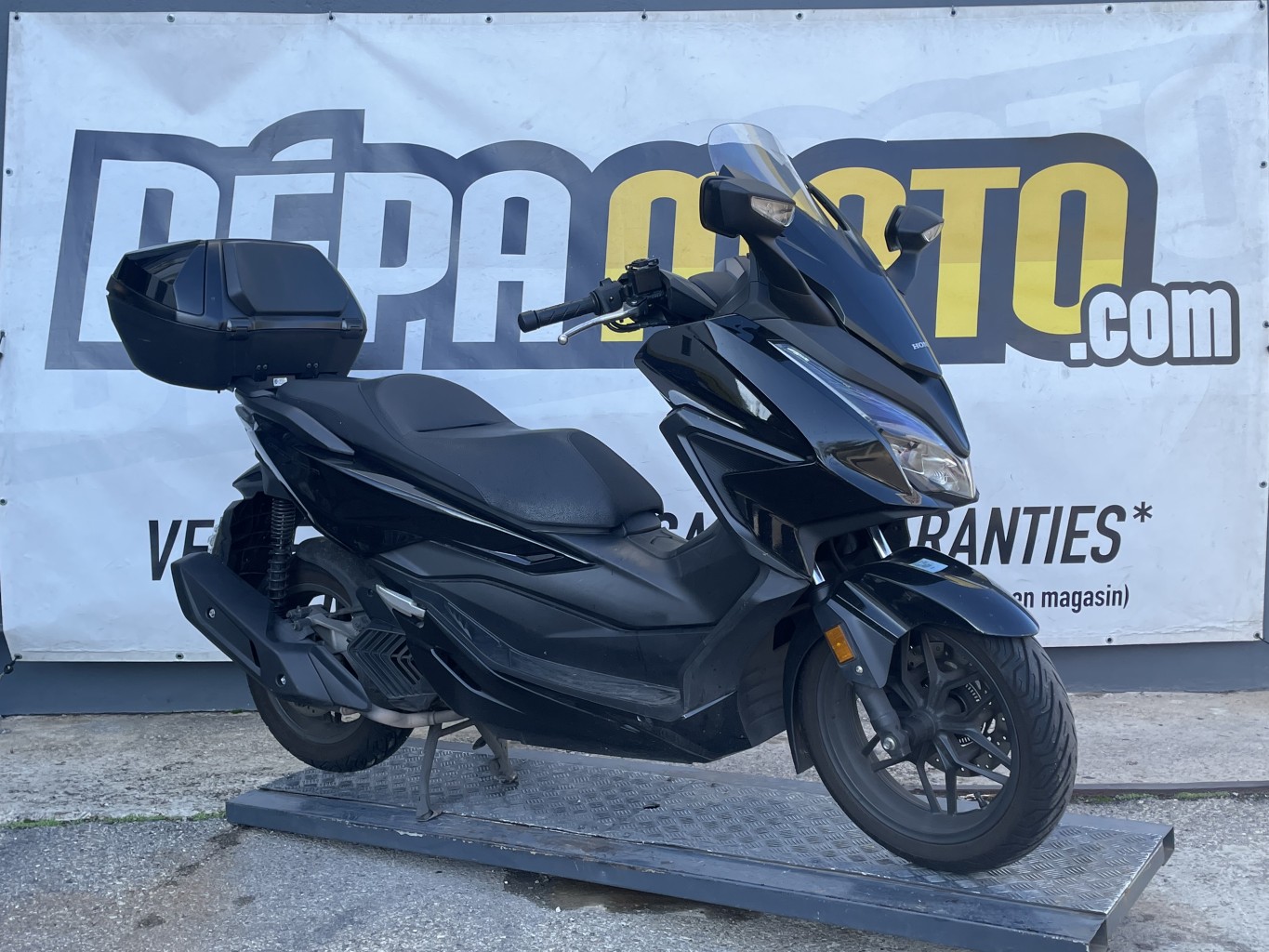 moto accidentée HONDA  FORZA 125