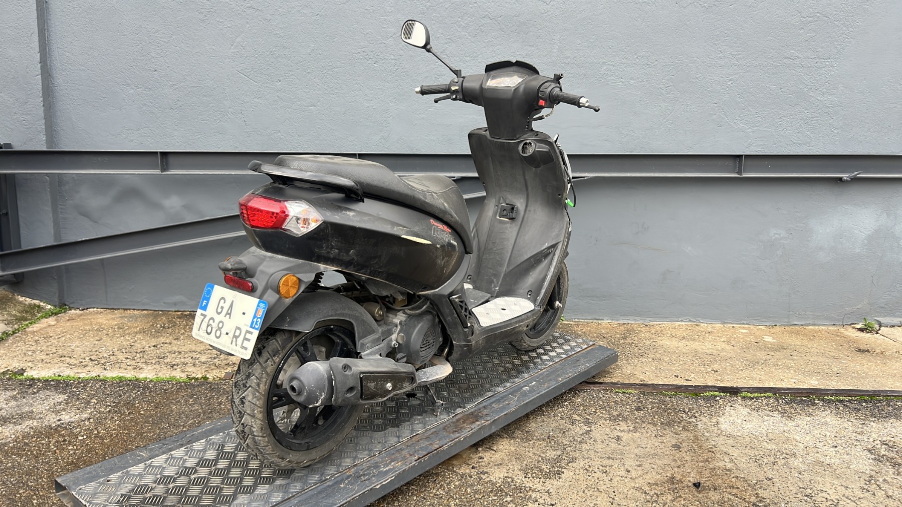 moto accidentée PEUGEOT KISBEE