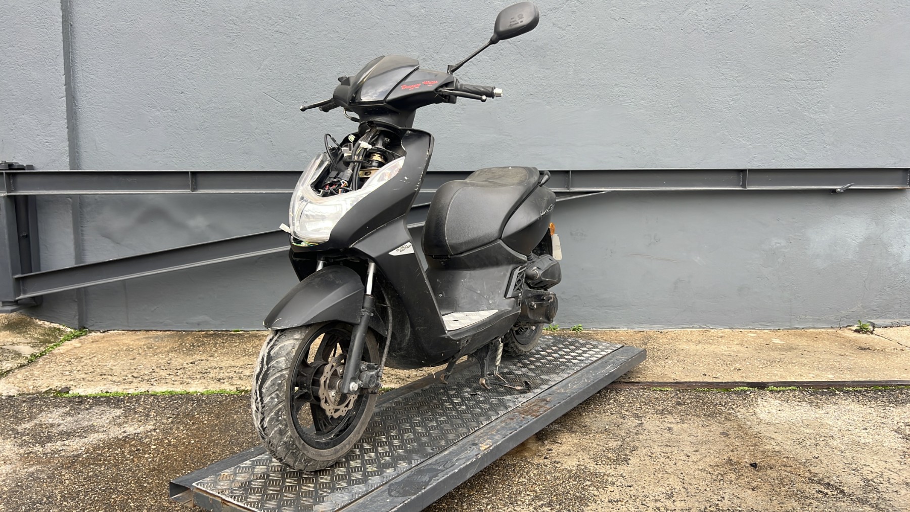 moto accidentée PEUGEOT  KISBEE