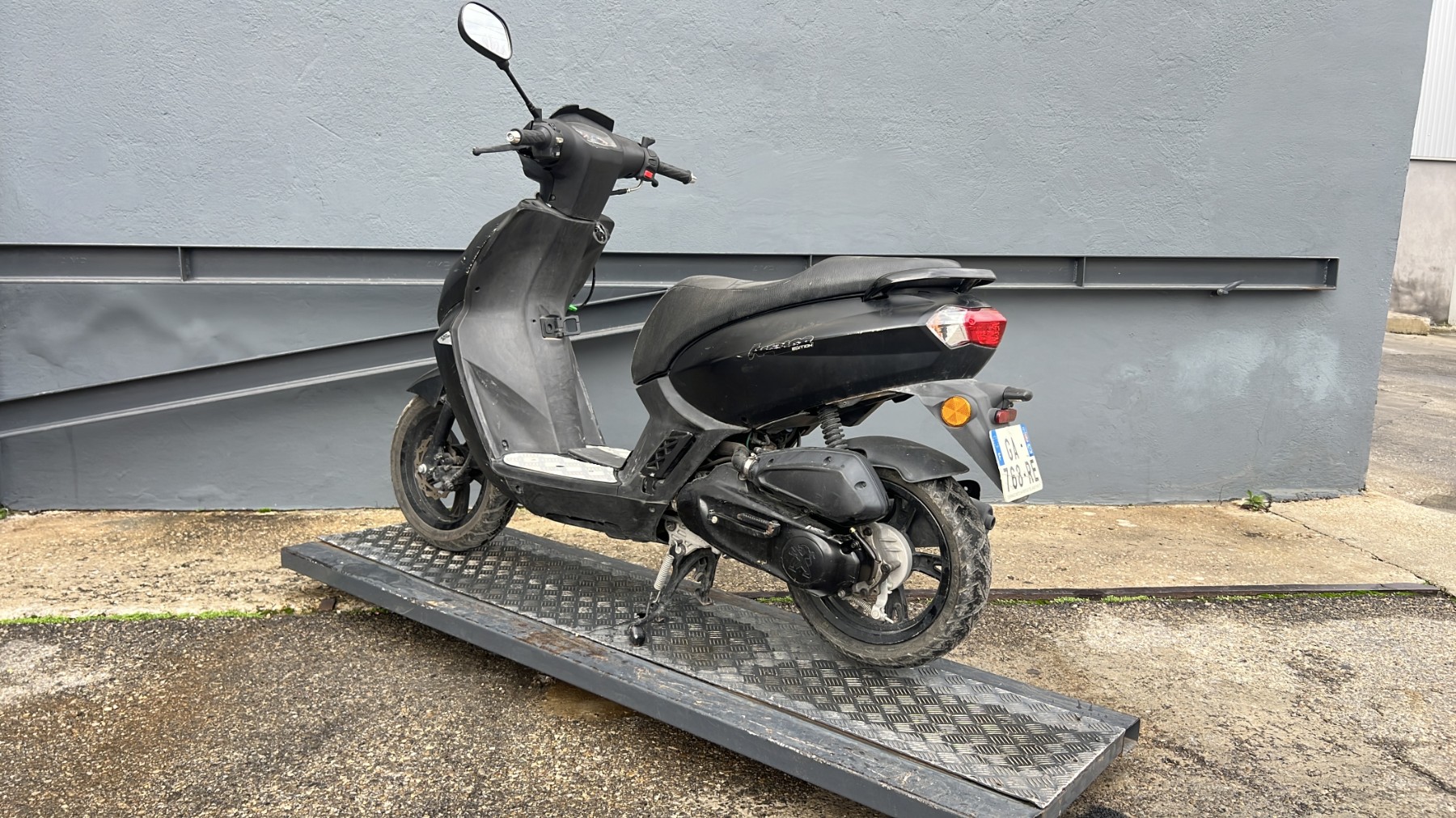 moto accidentée PEUGEOT KISBEE