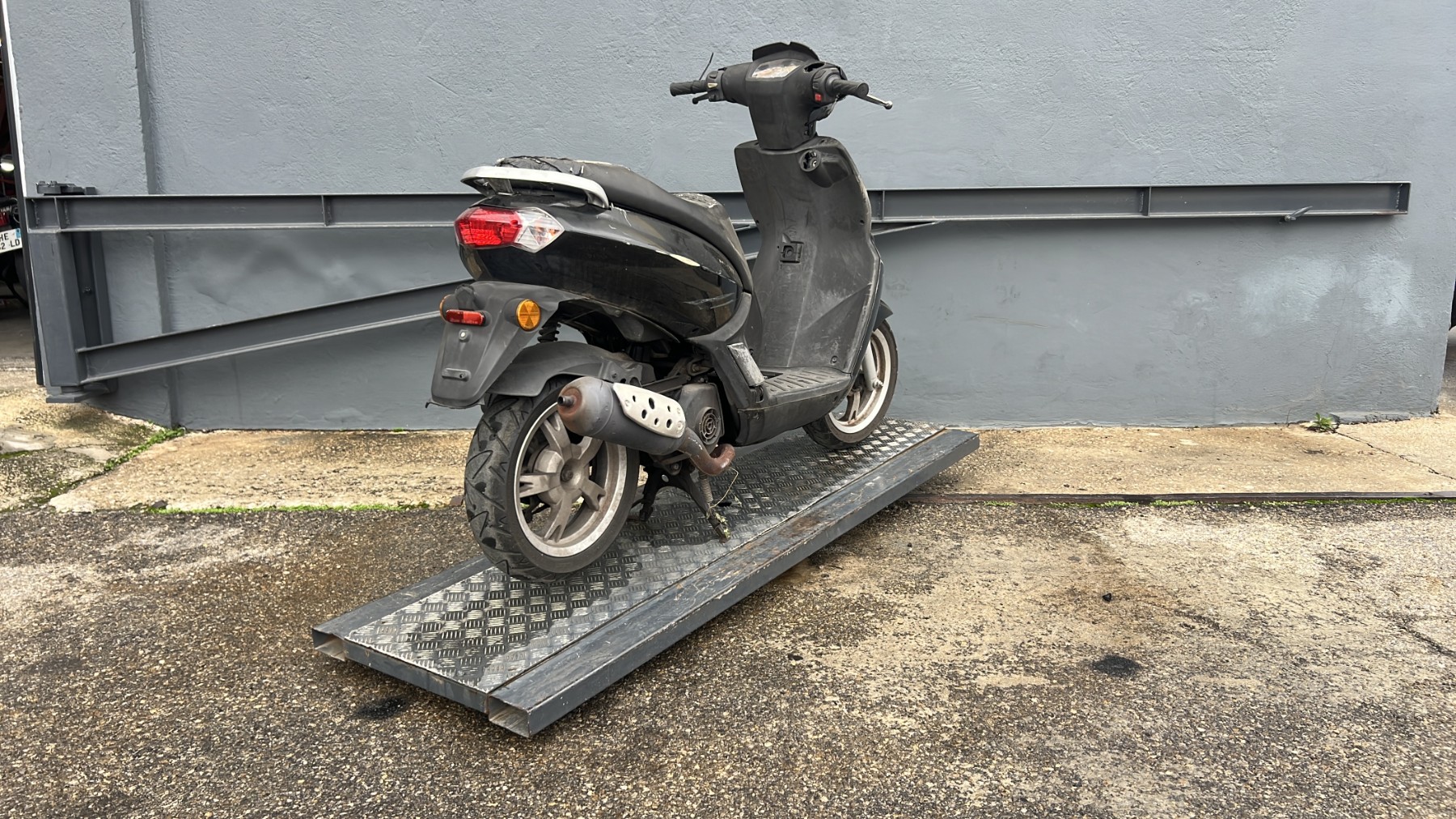 moto accidentée PEUGEOT KISBEE