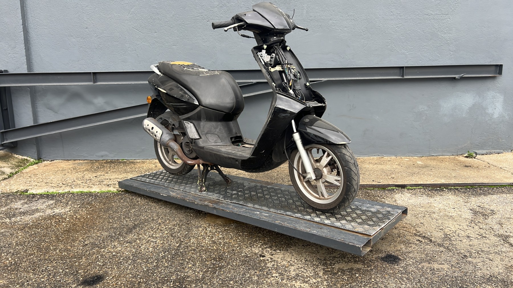 moto accidentée PEUGEOT KISBEE