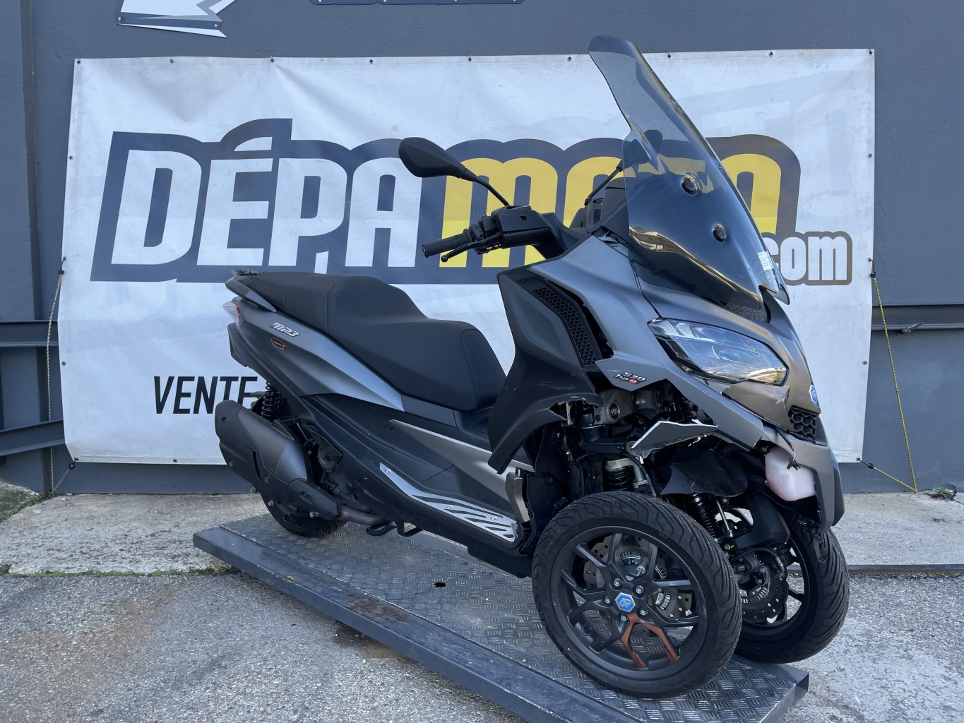 moto accidentée PIAGGIO  MP3 530 HPE