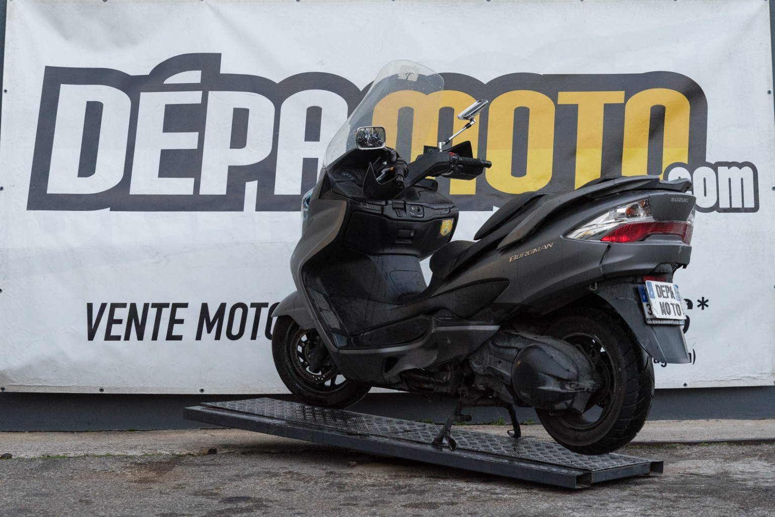 moto accidentée SUZUKI BURGMAN 400