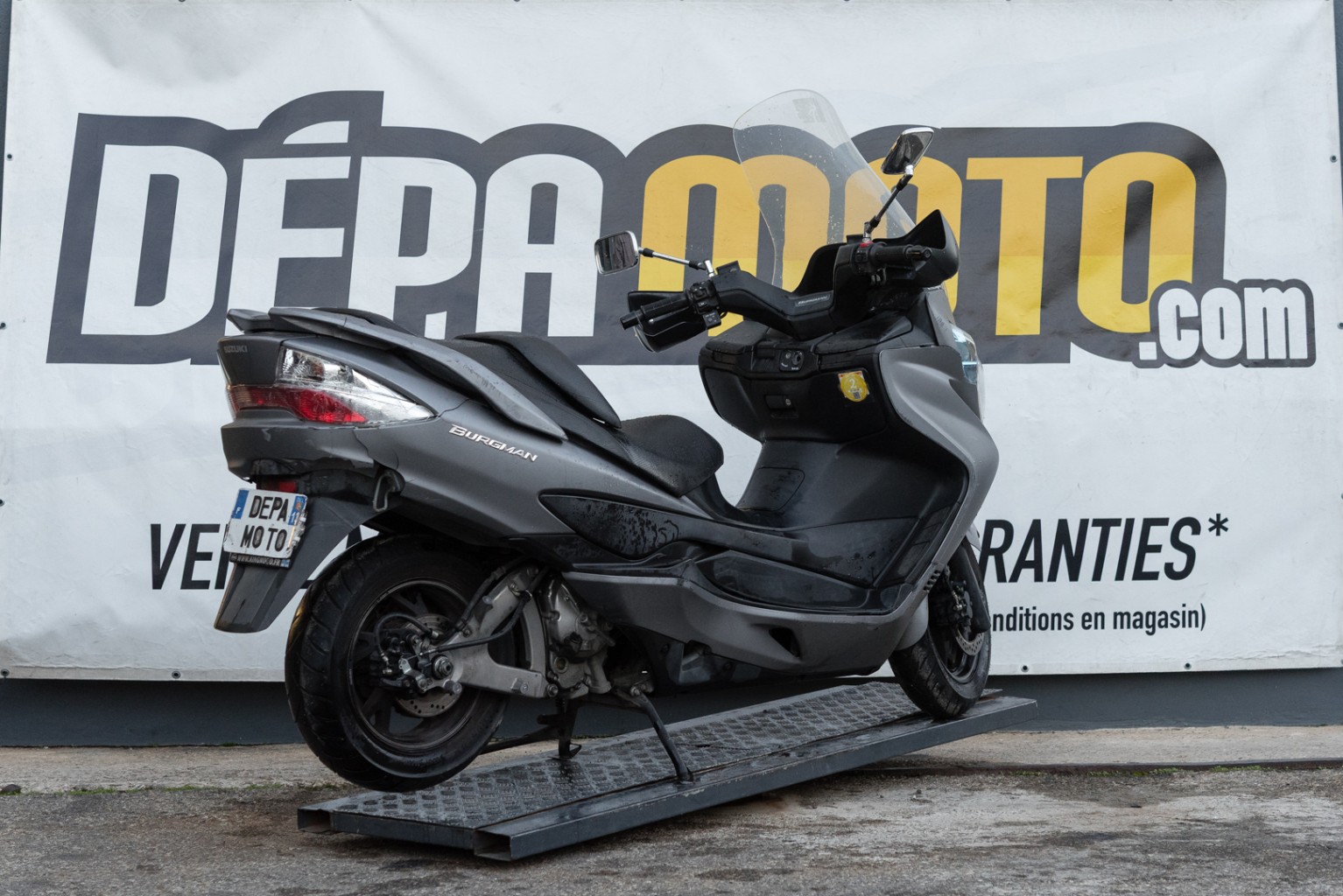 moto accidentée SUZUKI BURGMAN 400