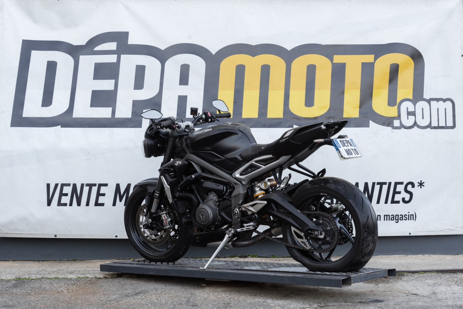 moto accidentée TRIUMPH STREET TRIPLE RS