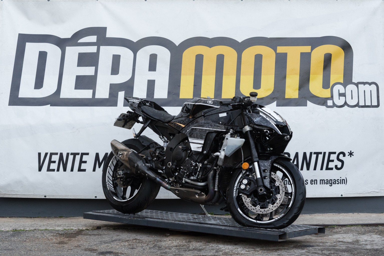 moto accidentée YAMAHA  YZF R1
