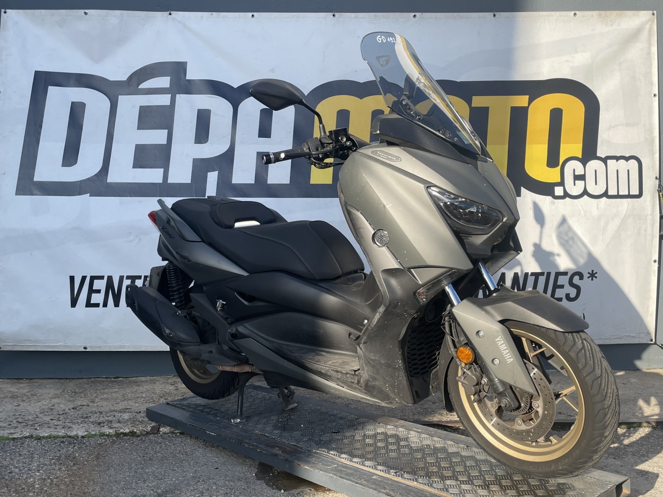 moto accidentée YAMAHA  XMAX 125 TECH MAX