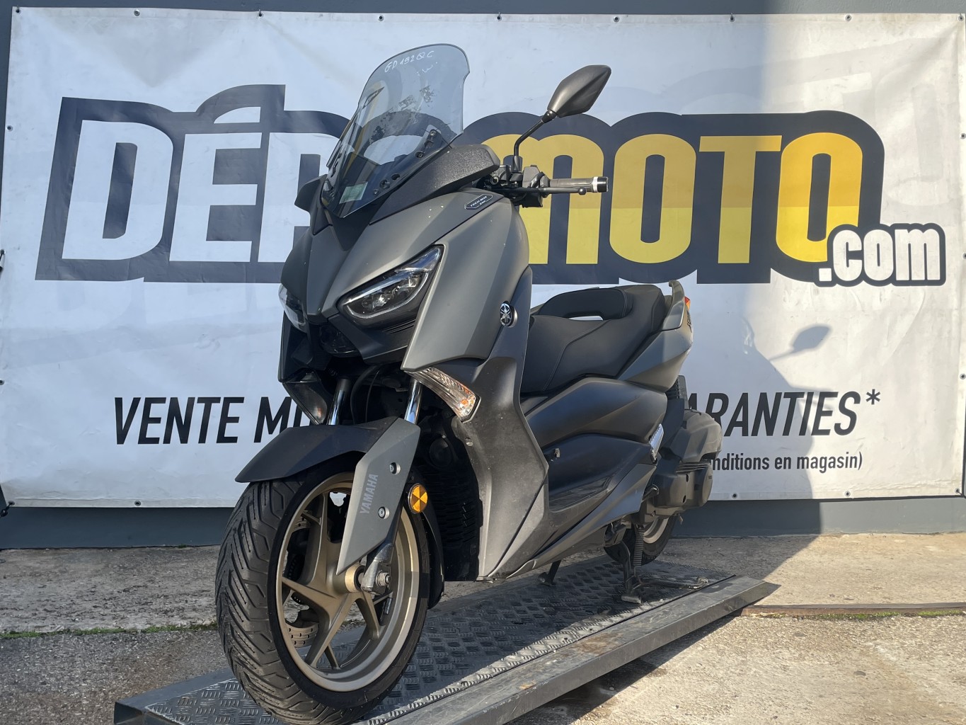 moto accidentée YAMAHA XMAX 125 TECH MAX