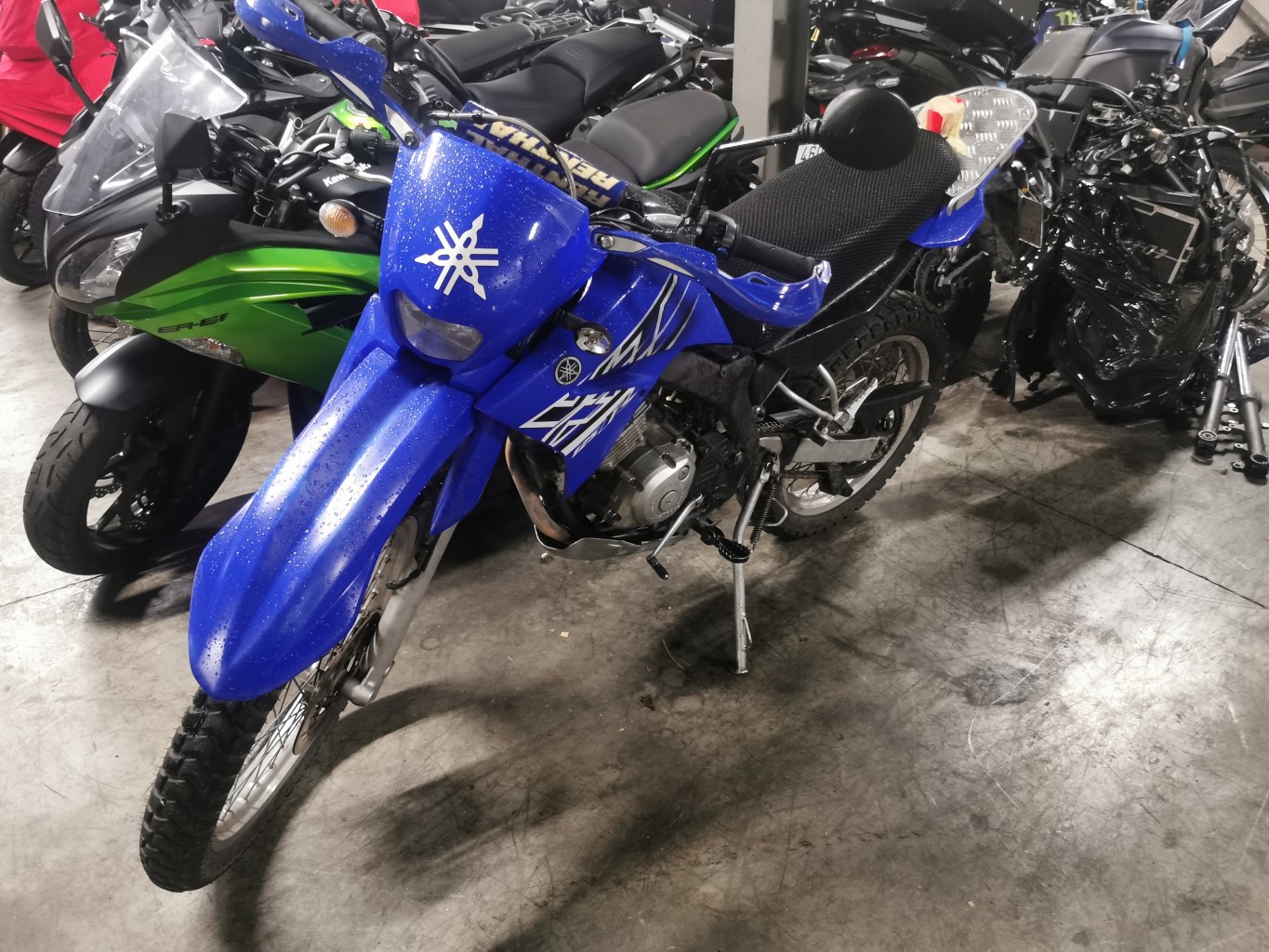 moto accidentée YAMAHA XT 125