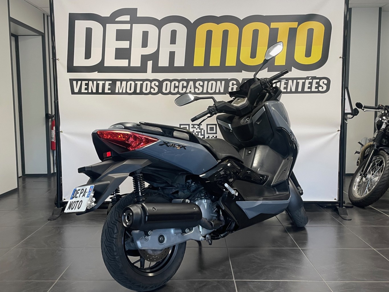 moto accidentée YAMAHA XMAX 125