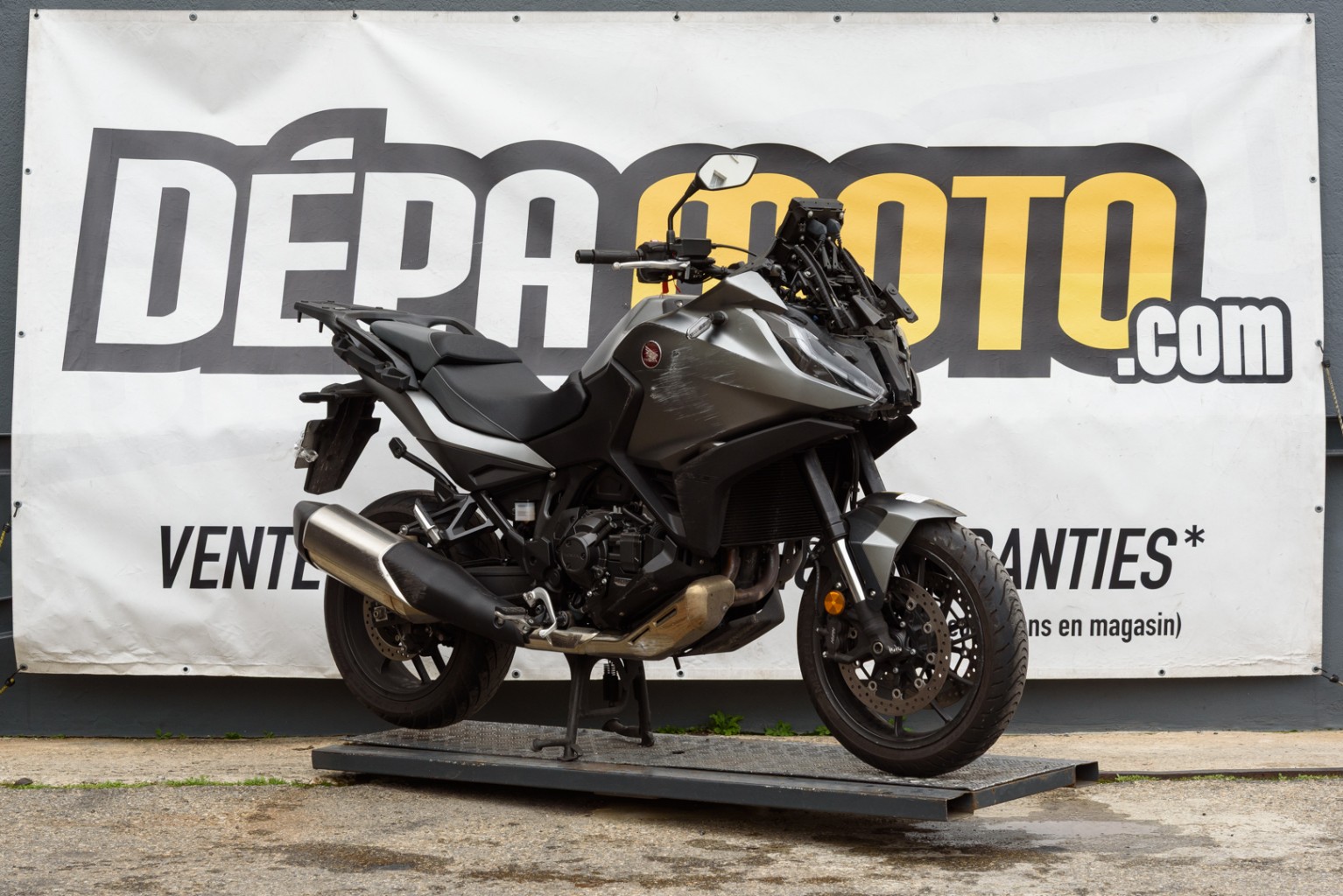 moto accidentée HONDA DEAUVILLE 1100