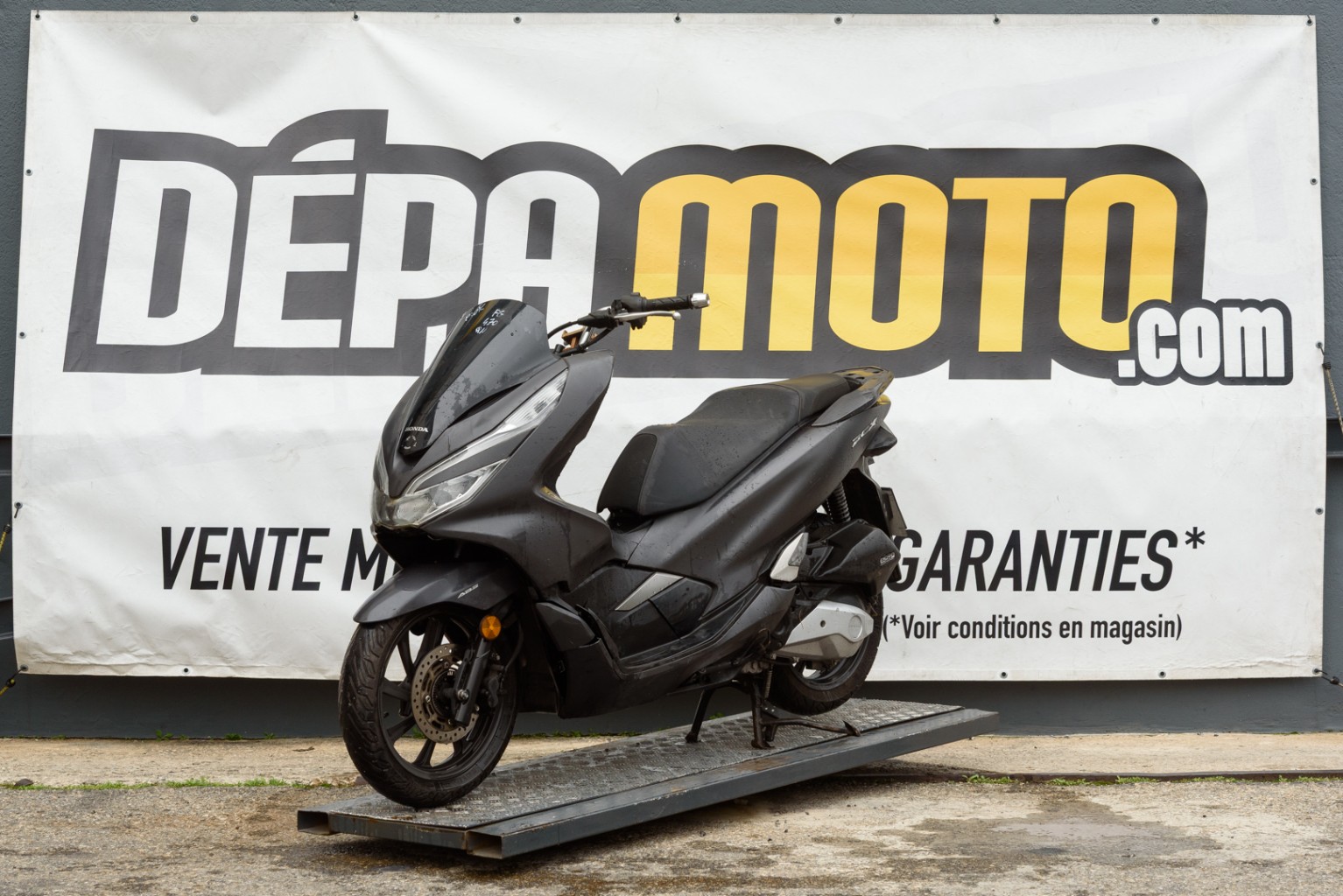 moto accidentée HONDA PCX 125