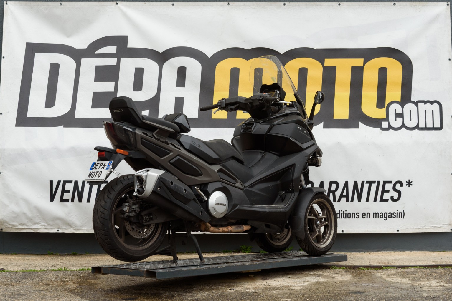 moto accidentée KYMCO CV 3