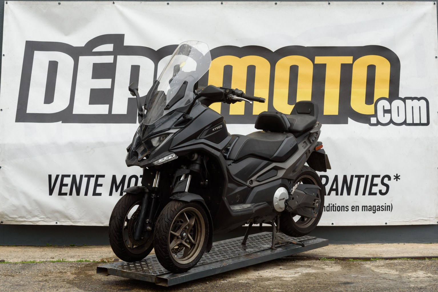 moto accidentée KYMCO CV 3