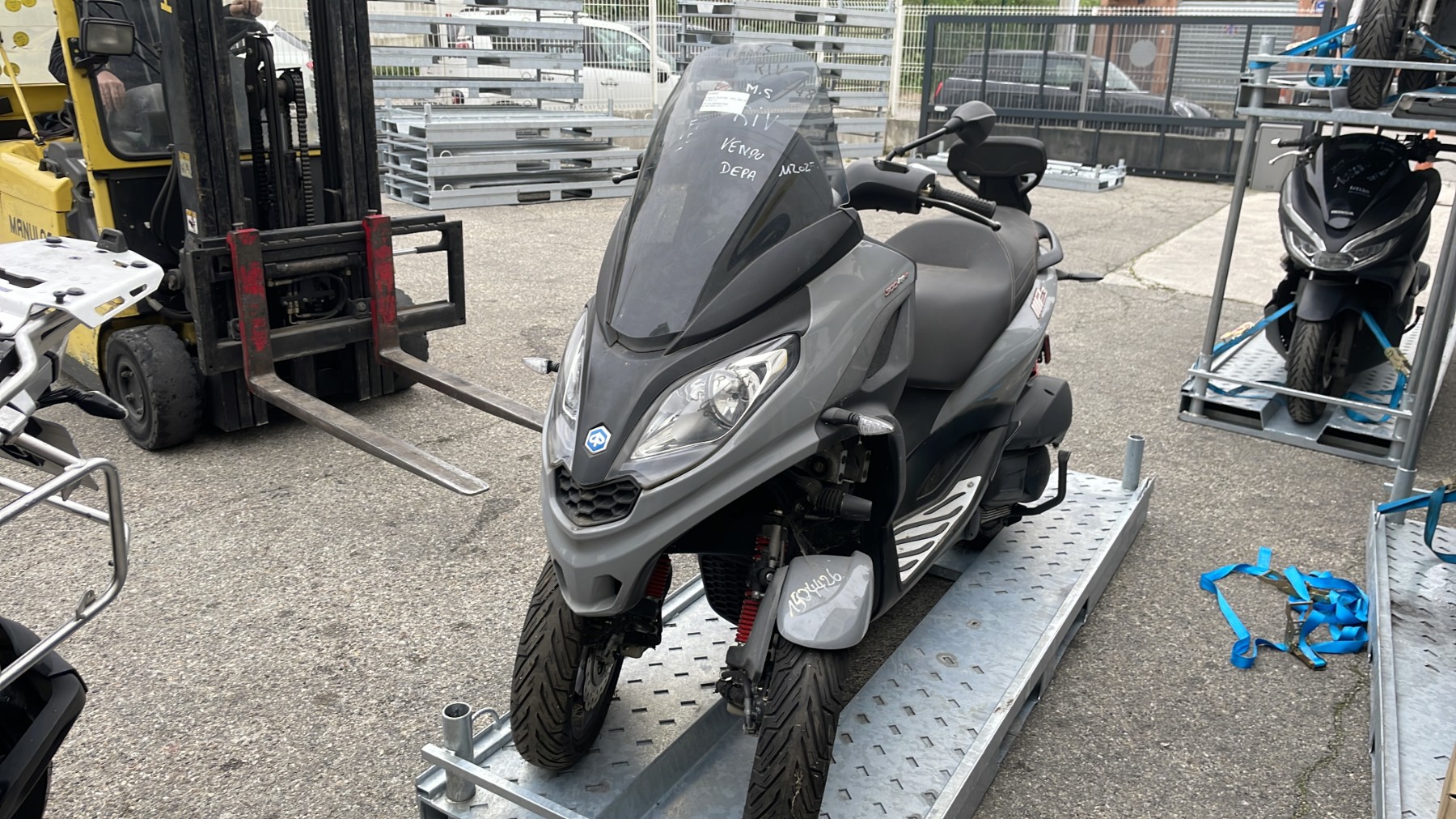 moto accidentée PIAGGIO MP3 300 HP