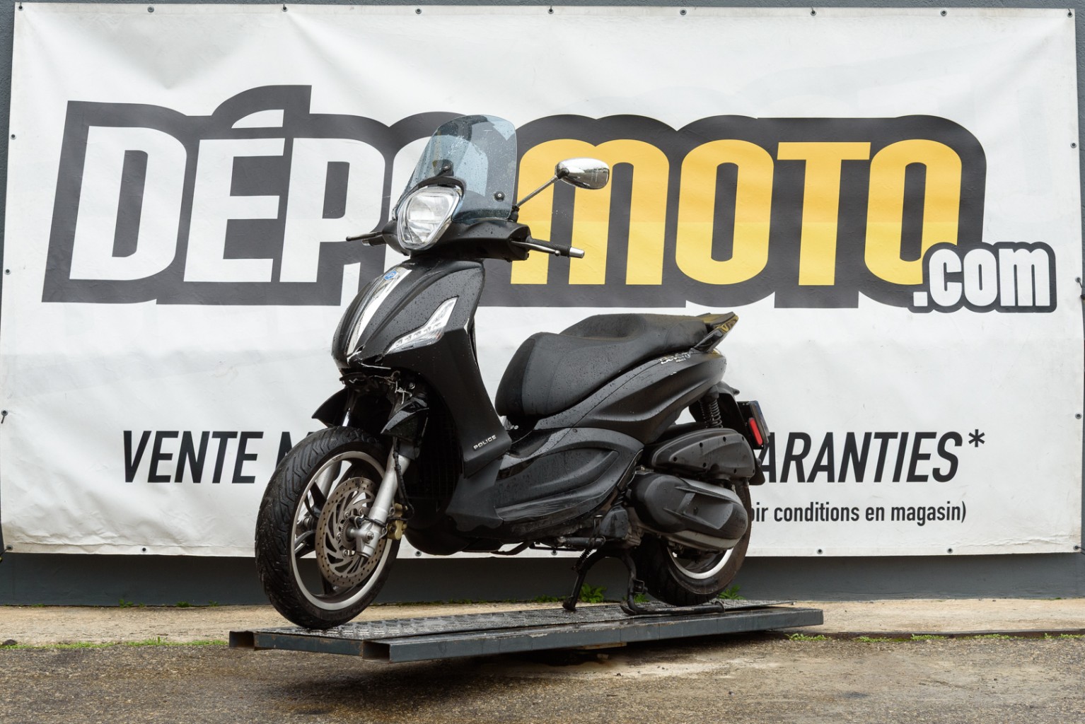 moto accidentée PIAGGIO BEVERLY 350