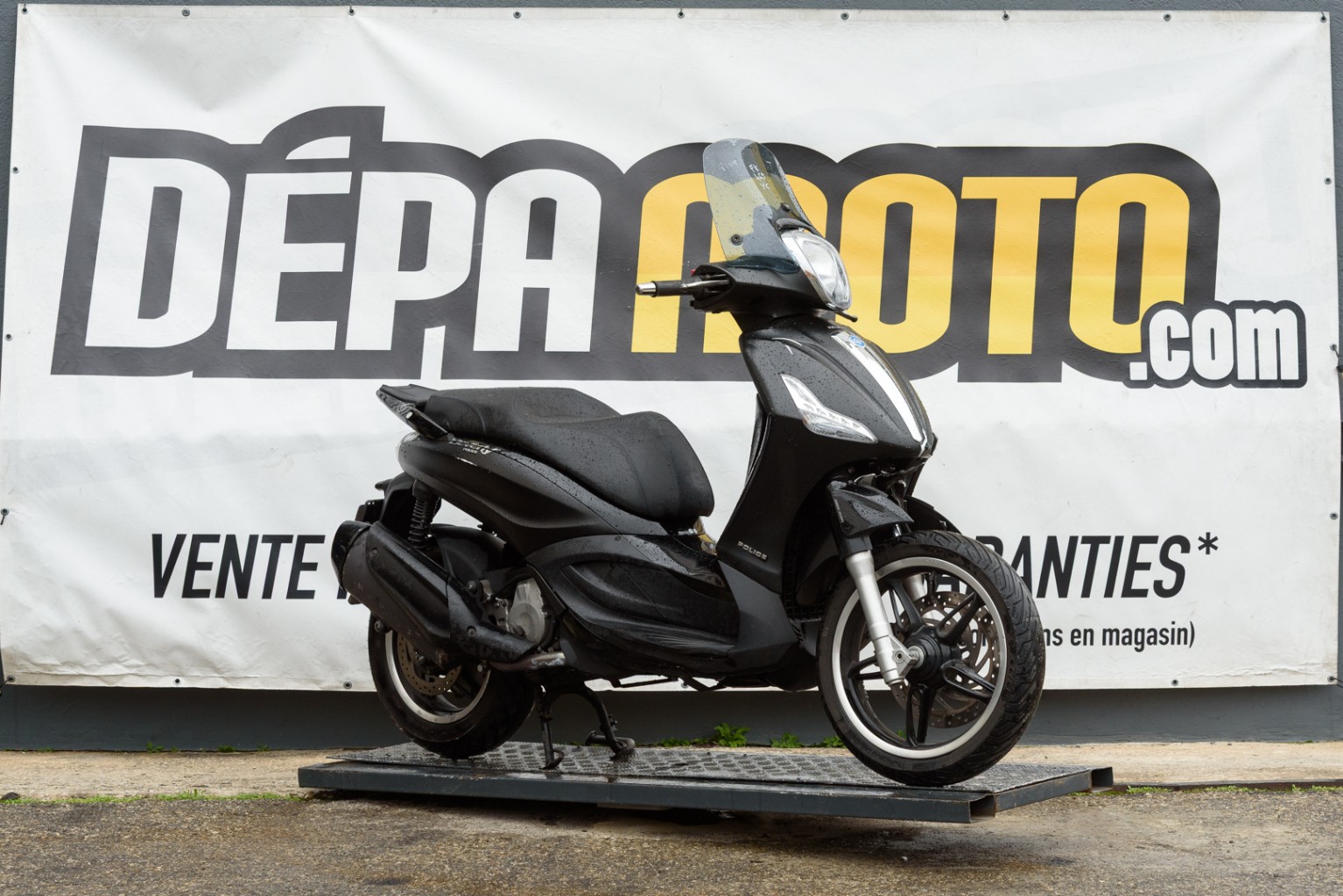 moto accidentée PIAGGIO  BEVERLY 350