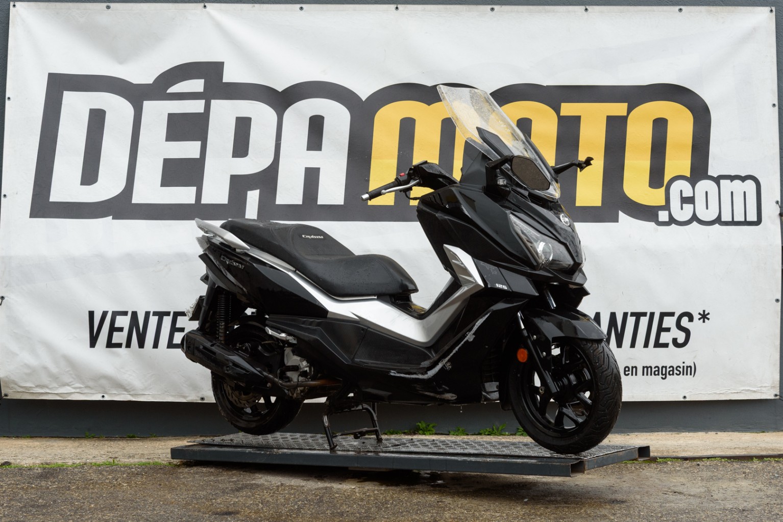 moto accidentée SYM  CRUISYM 125