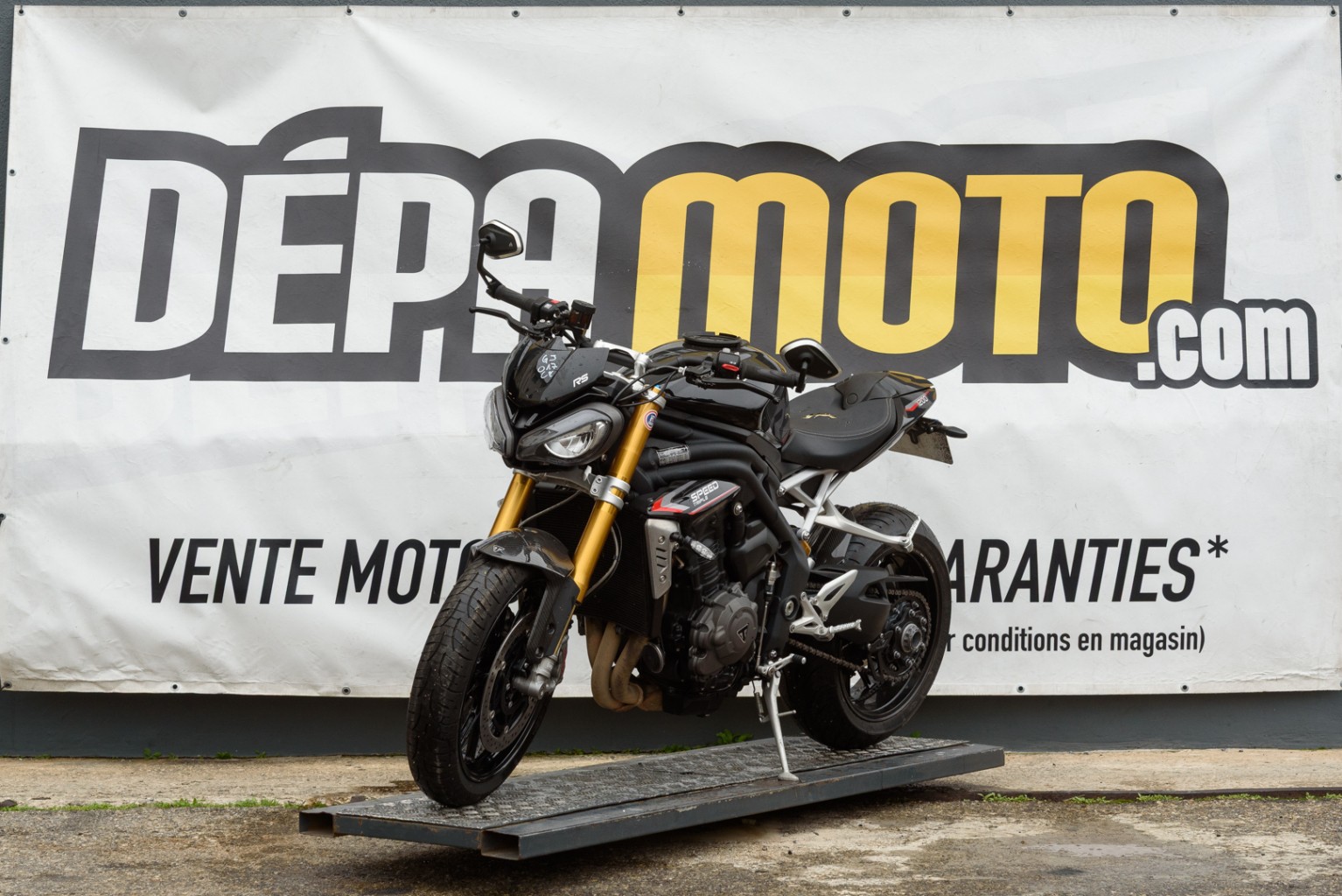 moto accidentée TRIUMPH SPEEDTRIPLE