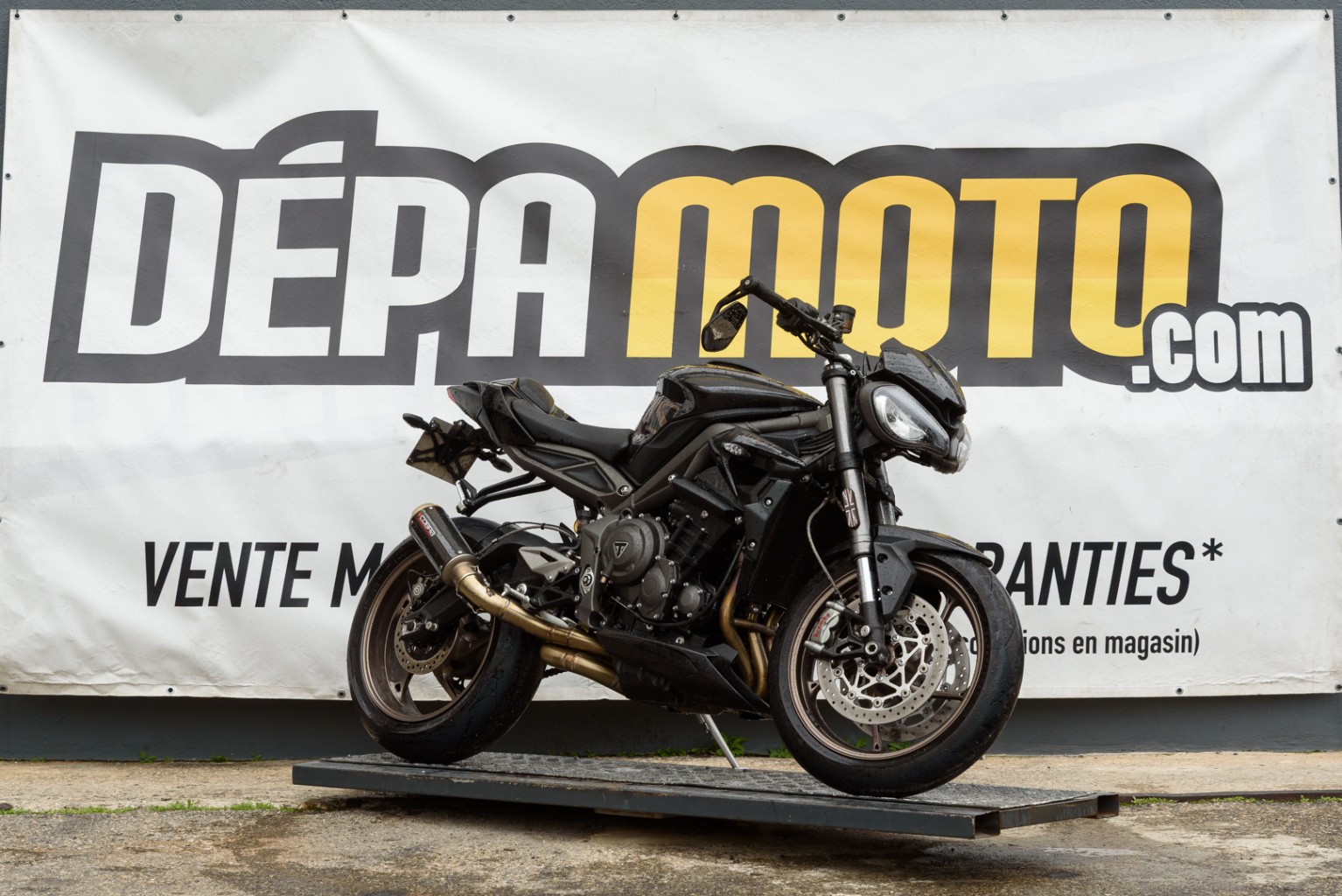moto accidentée TRIUMPH  STREET TRIPLE 765 RS