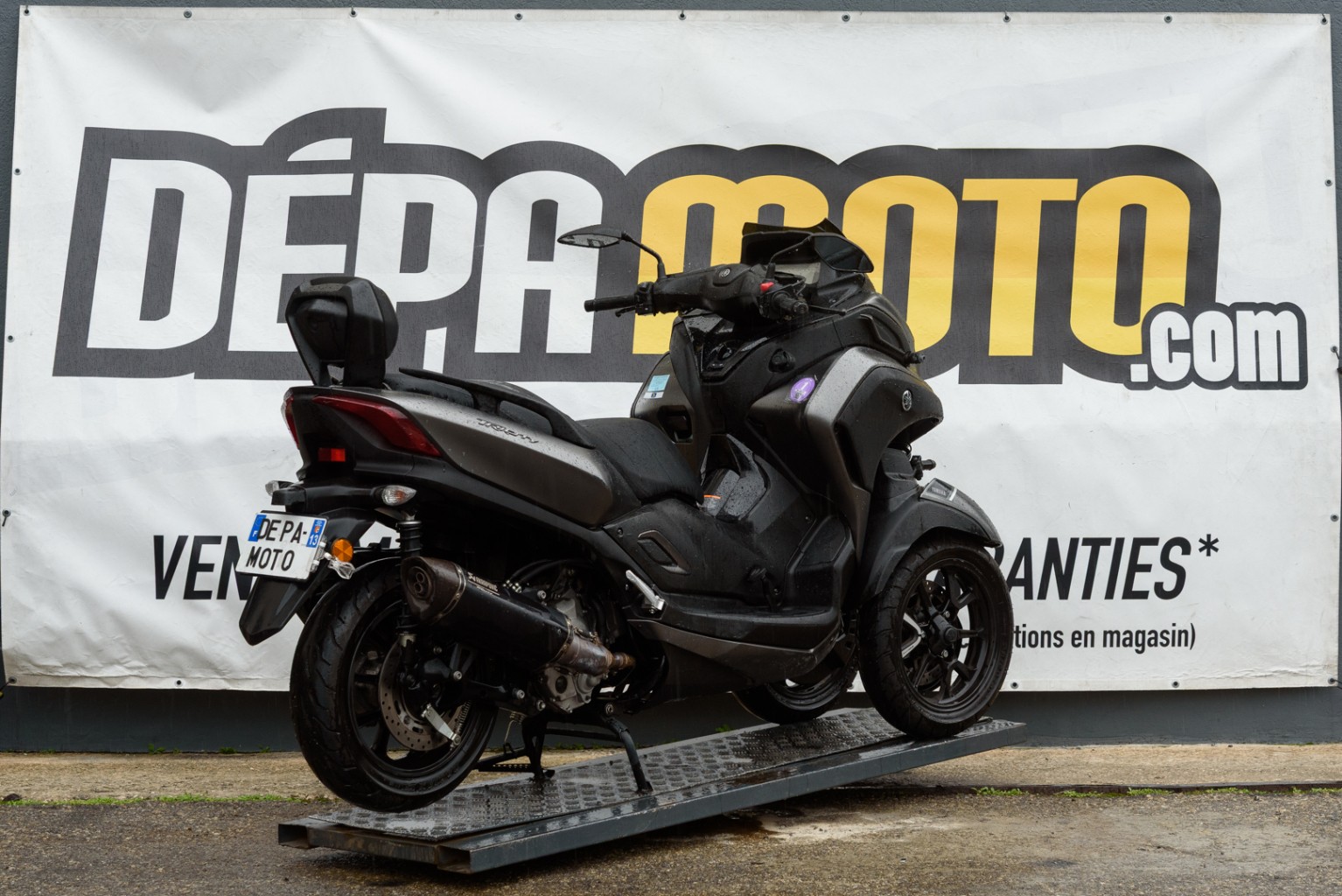 moto accidentée YAMAHA TRICITY 300