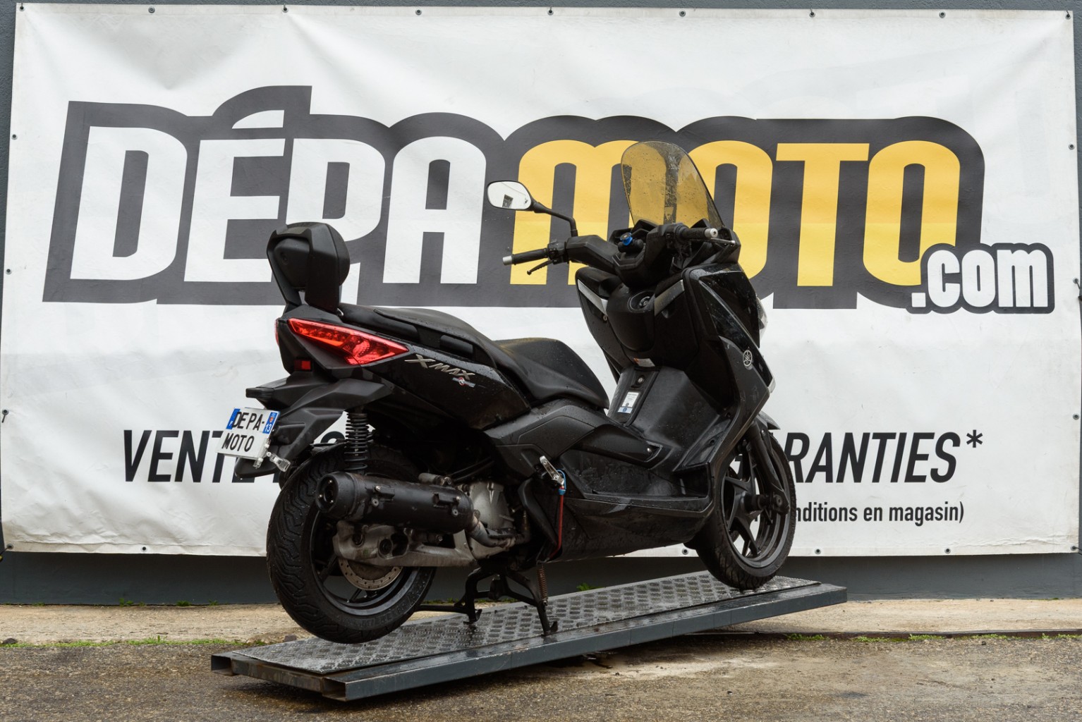 moto accidentée YAMAHA XMAX 125
