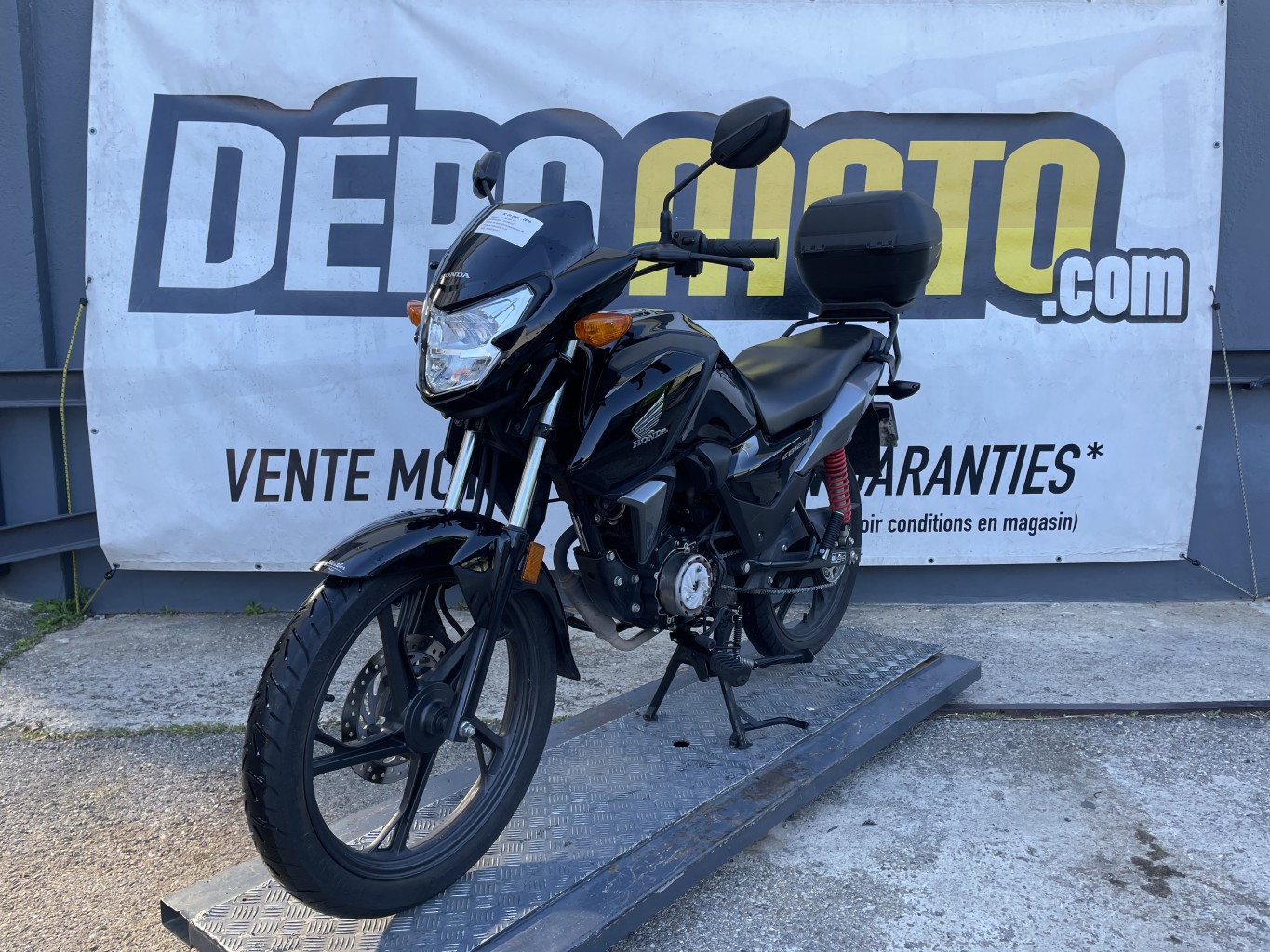moto accidentée HONDACBF 125