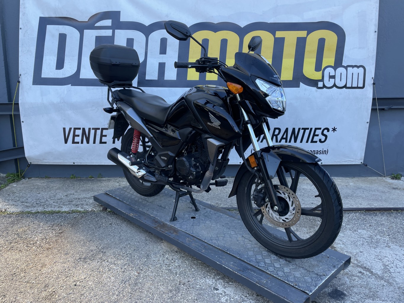 moto accidentée HONDA CBF 125