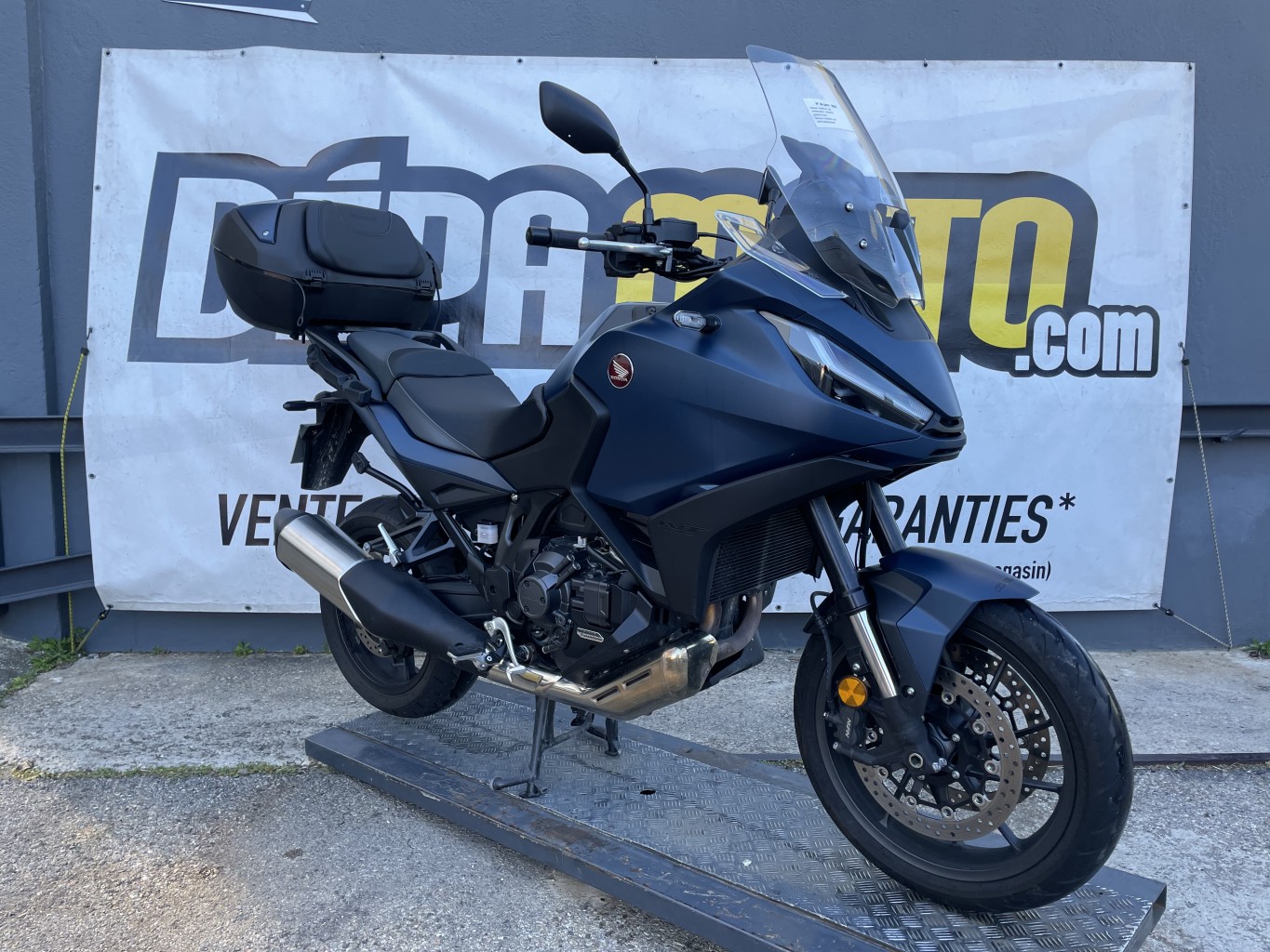 moto accidentée HONDA  NT 1100 DCT